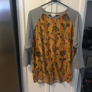 🌵Lularoe randy t shirt
